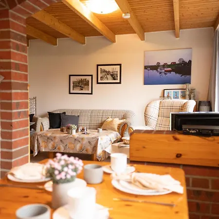 Tillmann Ii In Hooksiel Mit Hund 度假居